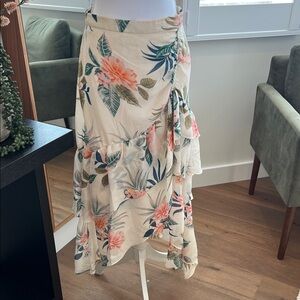 Guess floral Ruffle Skirt - Cream and Pink